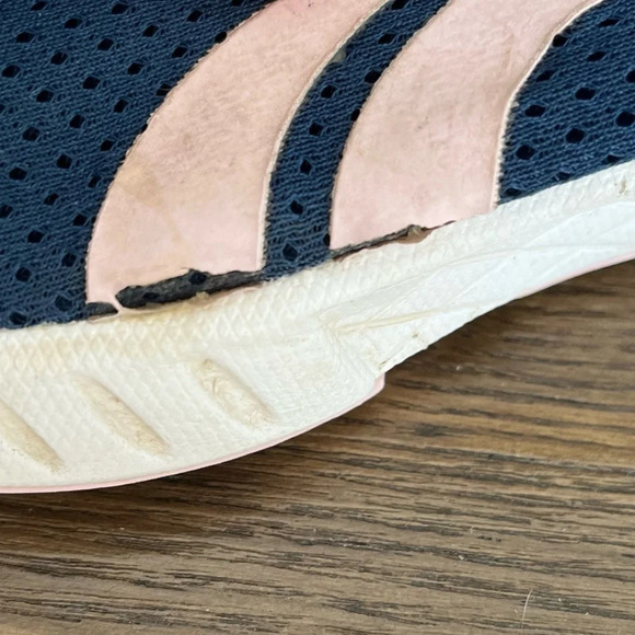 Reebok navy blue and pink running shoes size 6 - Picture 4 of 6